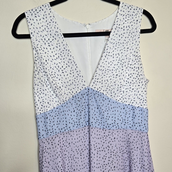 ANTHROPOLOGIE HUTCH Deep V-Neck Sleeveless Lavender and White Sleeveless Dress - Picture 6 of 12